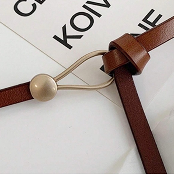 🔥 CLEARANCE 🔥 Luxe Brown Vegan leather Adjustable Skinny Belt - Picture 5 of 5